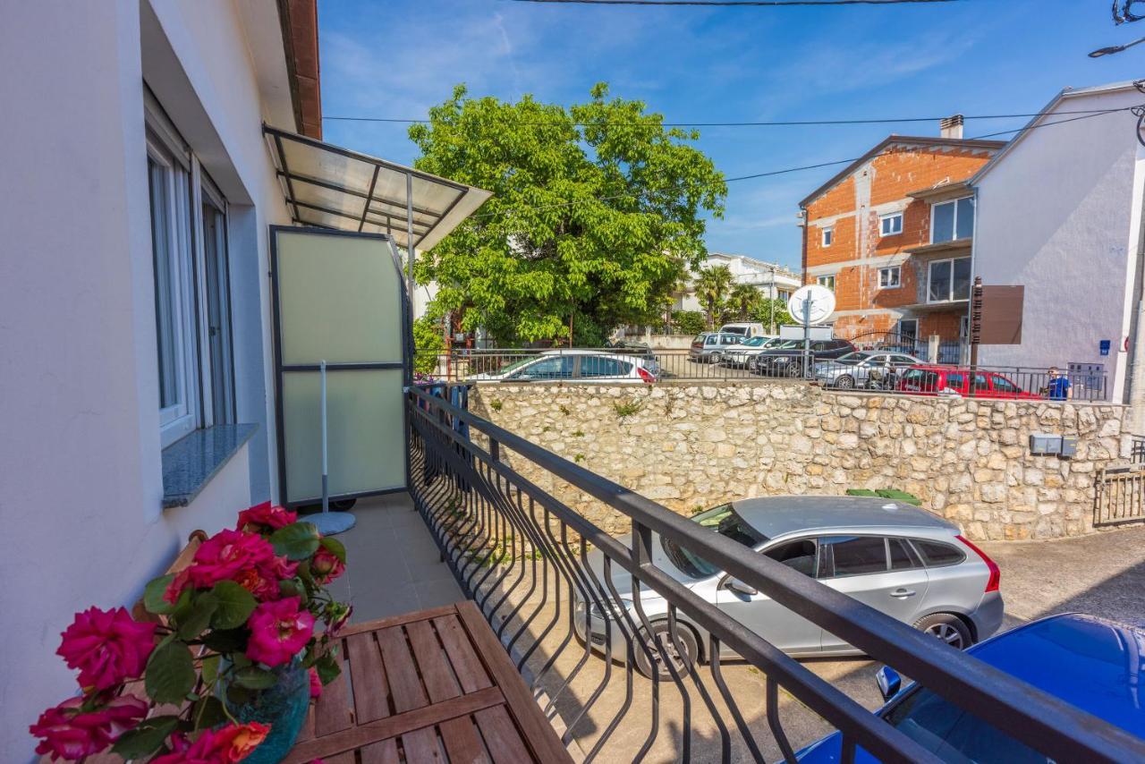 Apartment Robert Crikvenica Exterior photo